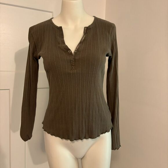 Tee Co size Small Olive Green Neutral Lettuce Hem Long Sleeve Henley - Picture 1 of 6
